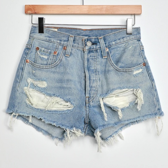 NWT Levi 501 Original High Rise distressed Denim Shorts 24 - Picture 4 of 6
